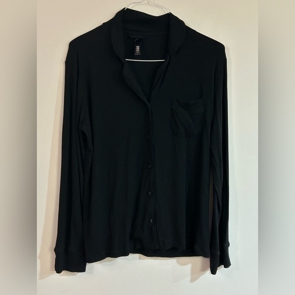 SKIMS Women’s Large Pajama Top in Black #T1672 Buttery Soft Button Front Pocket - Picture 3 of 9
